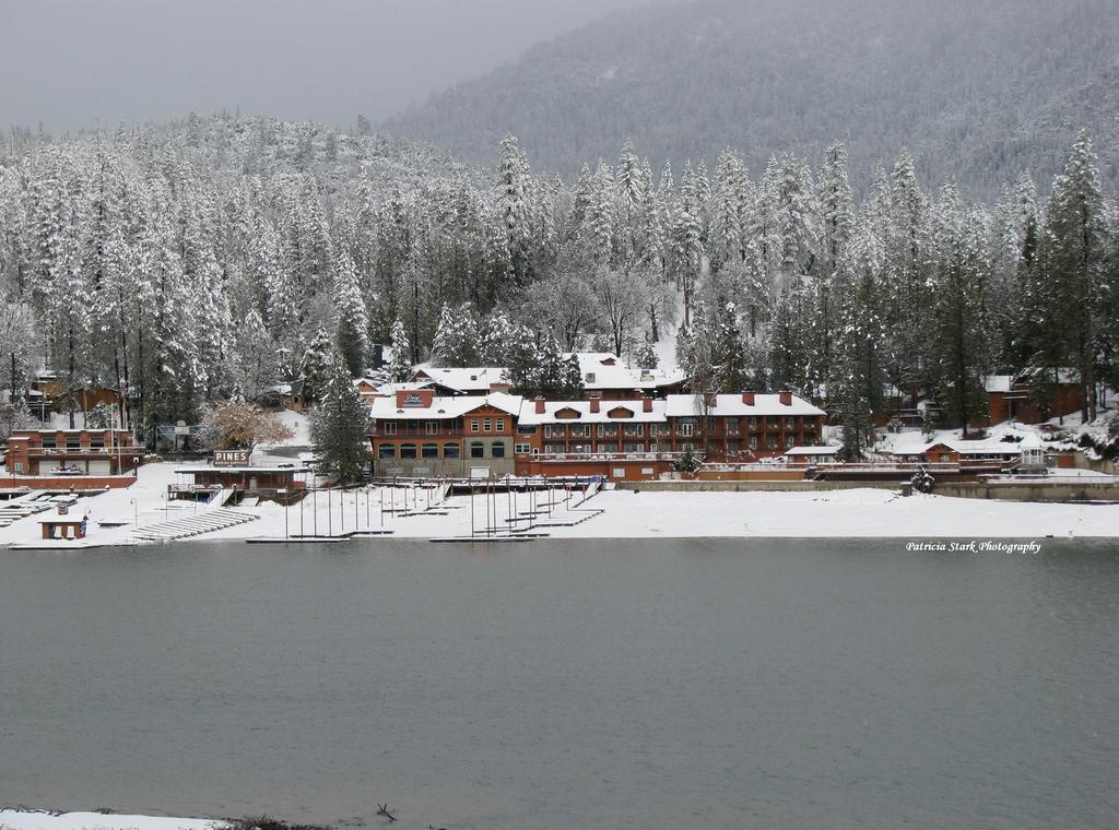 The Pines Resort & Conference Center Bass Lake Exterior foto